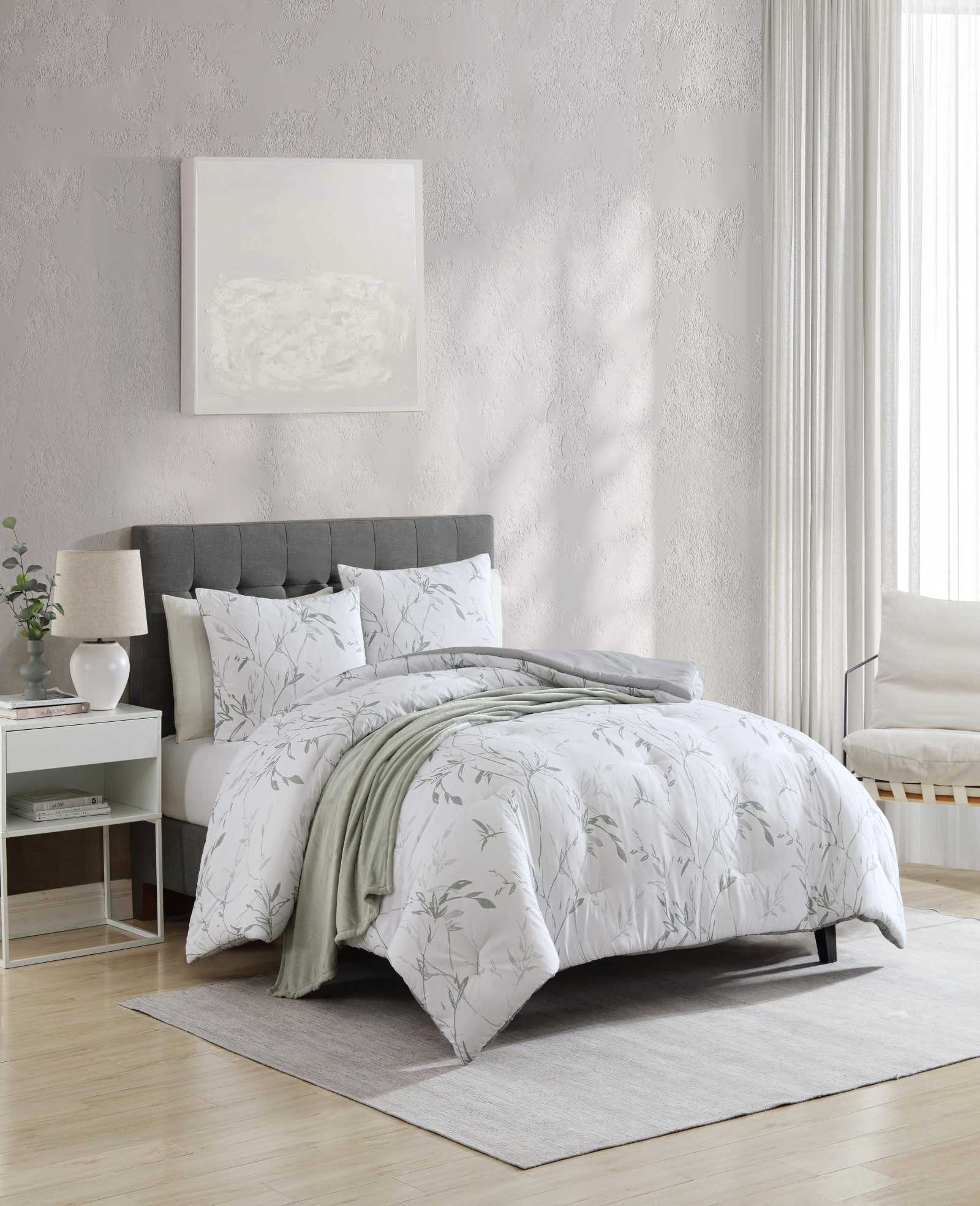Ink Wash Vine Comforter + Sham Set - Image 5
